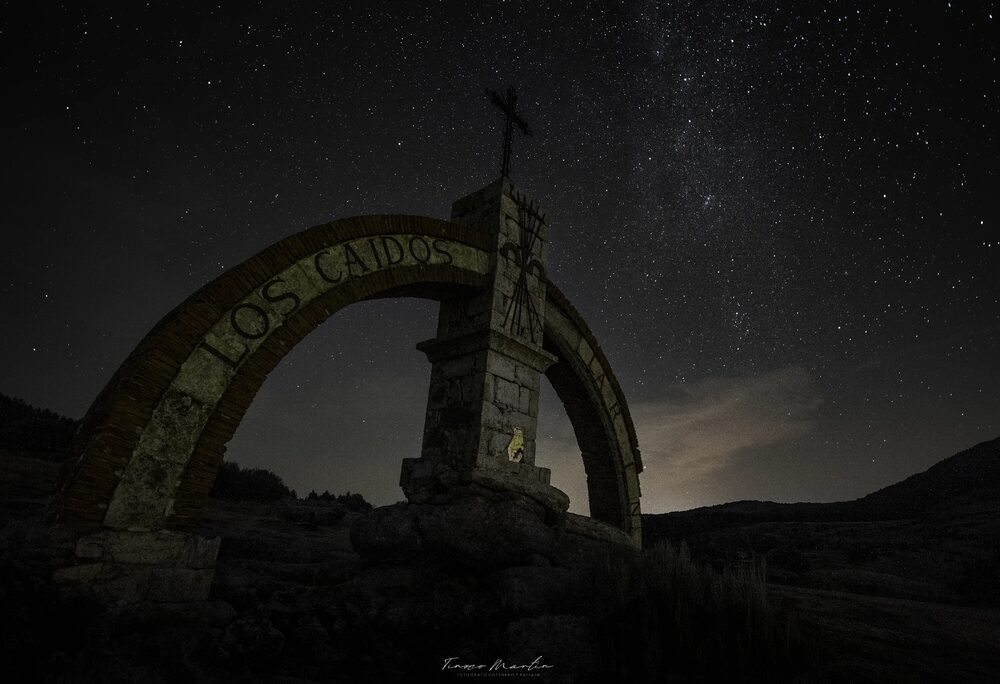 NOCHE ENTRE ALACRANES